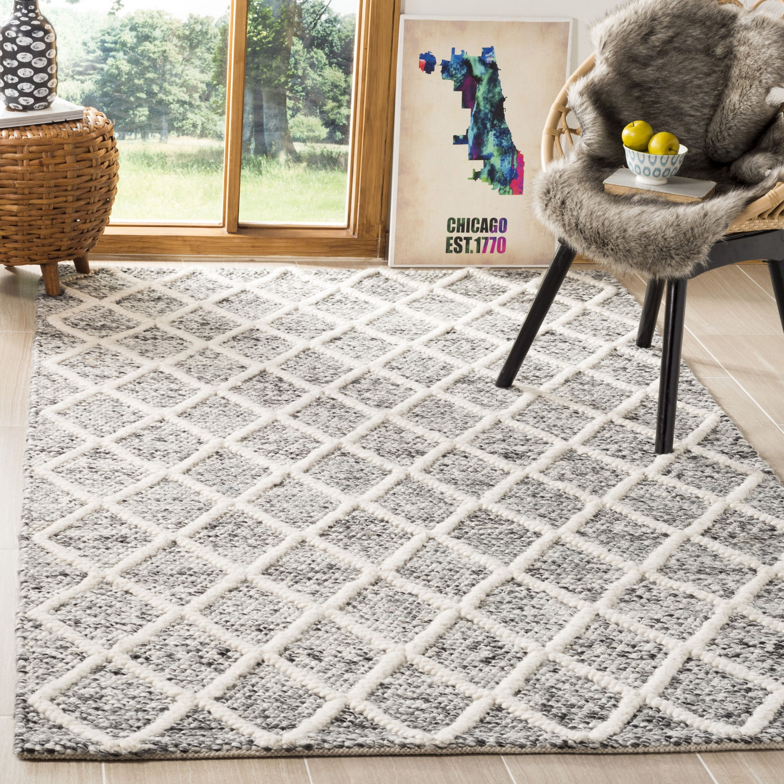 Russo Geometric Handmade Flatweave Ivory/Black Area Rug, Rectangle 5' x 8'