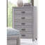 Commode haute Laide avec 5 tiroirs, poignées coupelles, placage gris