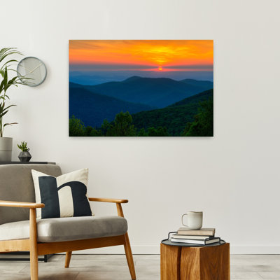 Lever de soleil dans les montagnes Blue Ridge, parc national de Shenandoah, Virginie, États-Unis, art contemporain contemporain, paysage mural