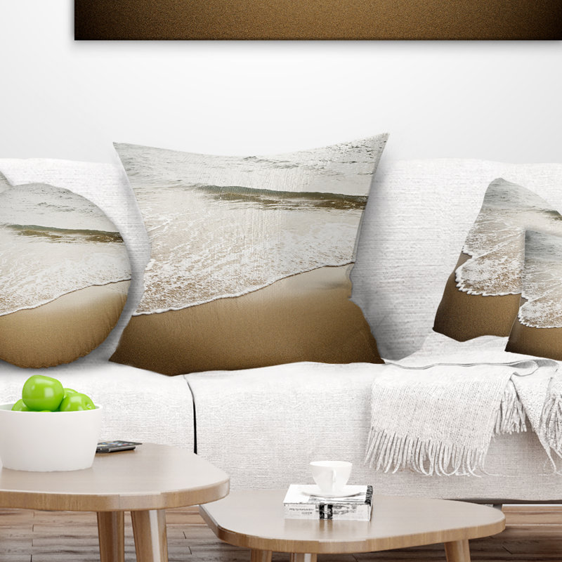 Coussin White Waves en Méditerranée - Imprimé Sea & Shore, Carrée 18 po x 18 po