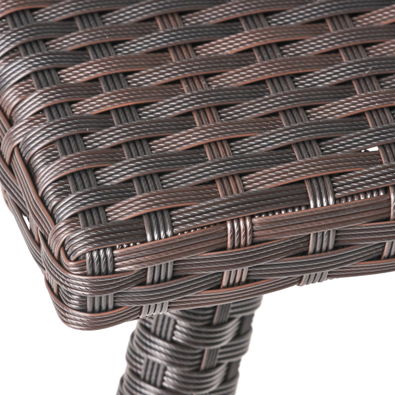 La table d'appoint de patio - brune, améliore l'ambiance extérieure et offre de l'espace supplémentaire