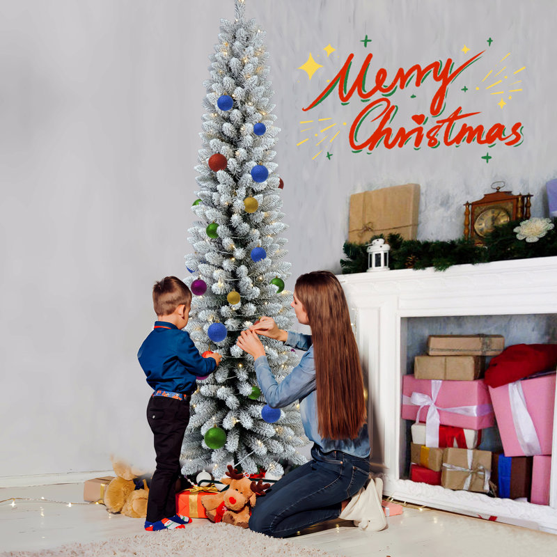 Arbre de Noël 6 pi avec 150 lumières DEL blanc chaud - Arbre enneigé mince en PVC avec 358 pointes, support en métal, conception compacte