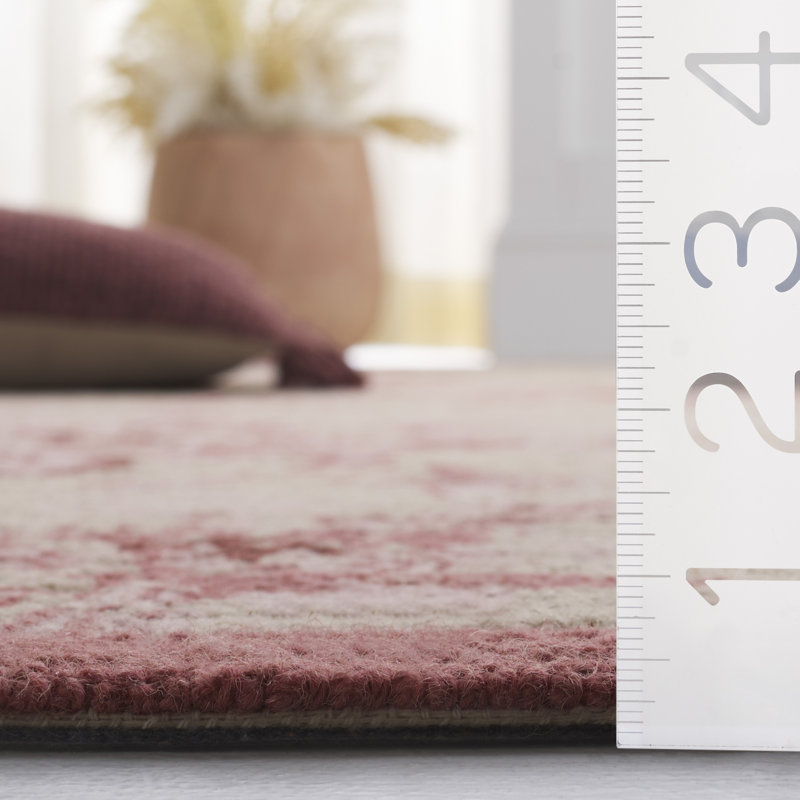 Jonsson Hand Hooked Wool Floral Rug, Rectangle 3'9" x 5'9"