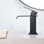 Robinet de salle de bain à un trou avec bonde escamotable et robinets de lavabo en cascade-110117909