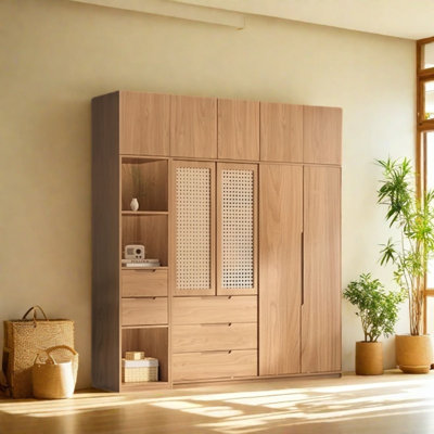 Simple And Practical Wardrobe
