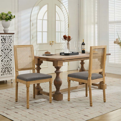 Ensemble de 2 chaises de salle à manger French Decor, dossier en rotin exquis et cadre en bois sculpté pour un décor élégant