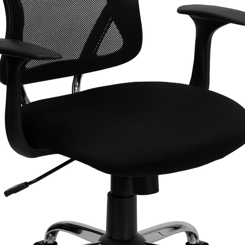 Chaise de bureau pivotante à dossier moyen en maillage avec accoudoirs et base en chrome, Noir