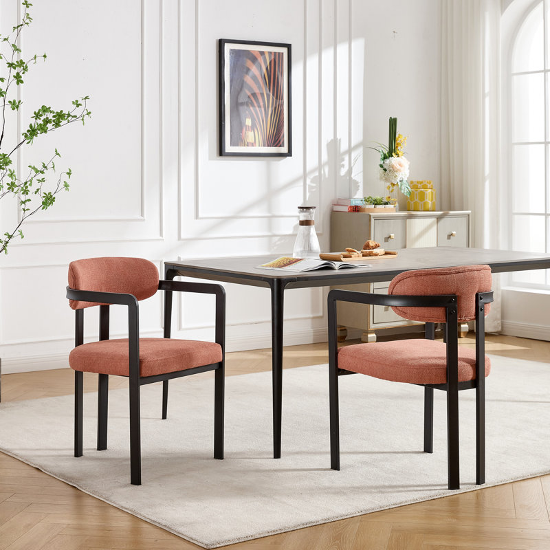 Chaises de salle à manger orange moderne avec pieds en métal noir et dossier à oreilles, de 2, forme rectangulaire, rembourrage en mousse, profondeur de 20,92 po, facile à assembler