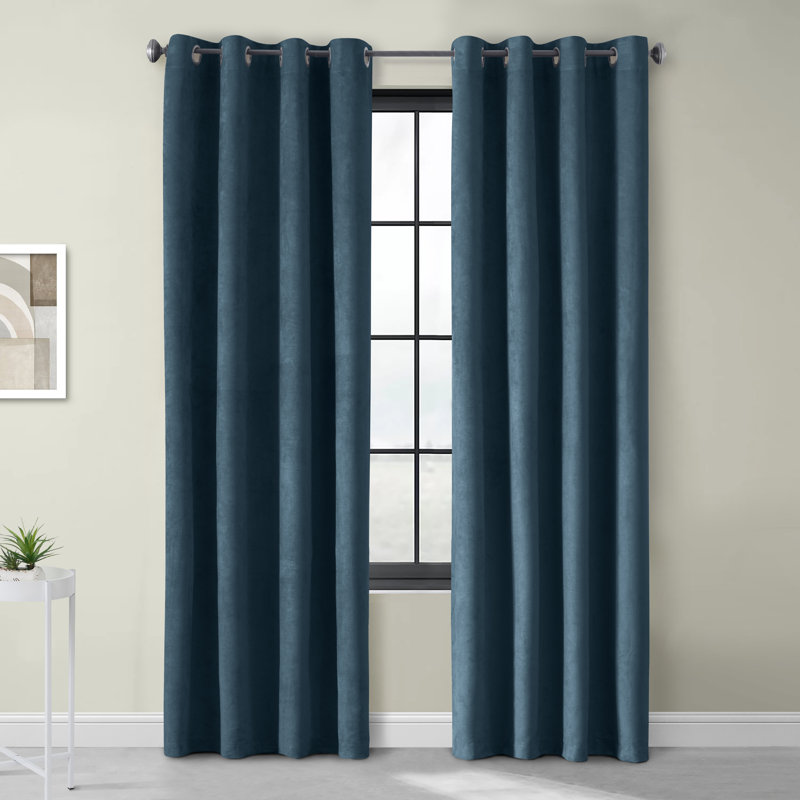 Panneau de rideau occultant Bentleyville Polyester Max, Bleu marine, L 54 po x L 84 po