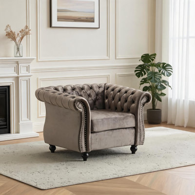 Fauteuil club Chesterfield en velours noir mat, avec sièges d'appoint en bois massif pour les espaces de salon