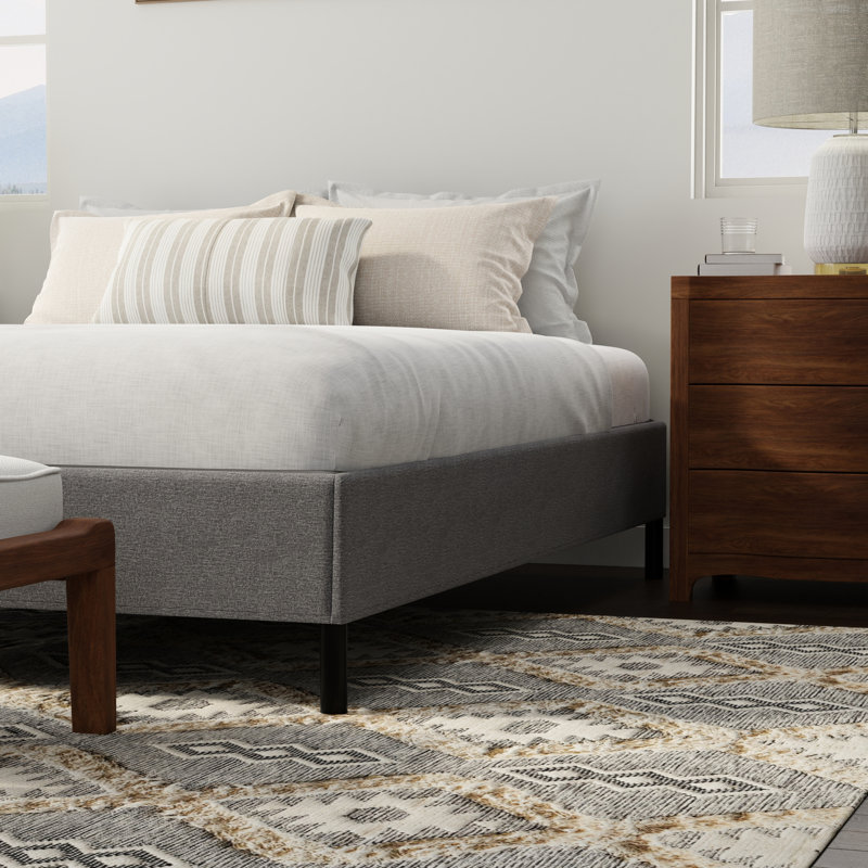 Base de lit pleine grandeur noire et grise, une base pour les matelas standard, offre un soutien solide, une installation pratique, une grande capacité en gris, une utilisation sans couture, une configuration sans tracas, jusqu'à