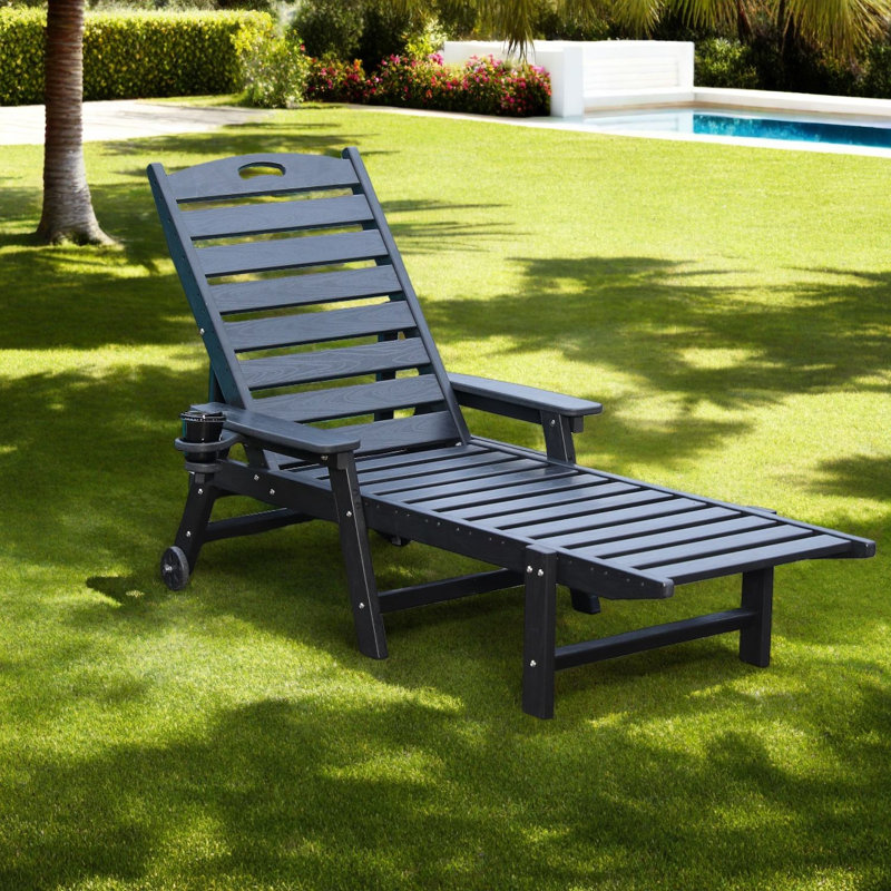 Chaise longue de patio durable en PEHD, réglable à 4 positions pour une détente en plein air