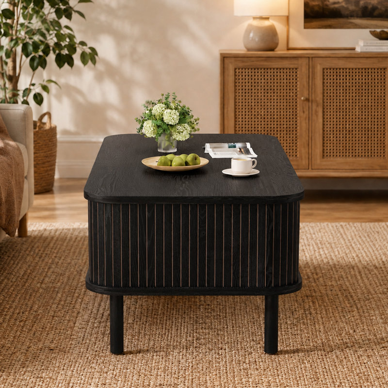 Table basse en bois cannelé de 110 cm avec porte coulissante et rangement, Noir