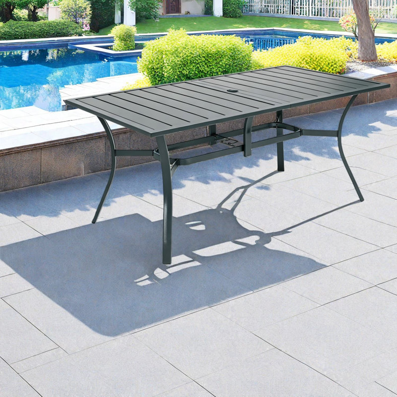Tables de patio spacieuses de 63 pouces, salle à manger d'extérieur moderne en métal noir