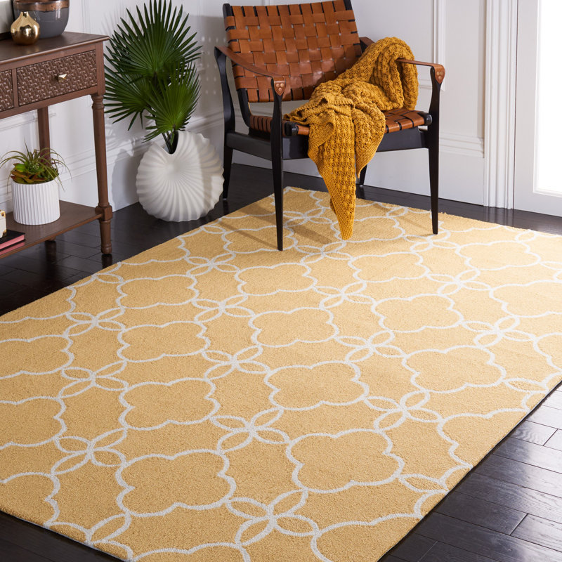 Floral Hand Hooked Gold/Ivory Indoor / Outdoor Area Rug, Rectangle 3'6" x 5'6"