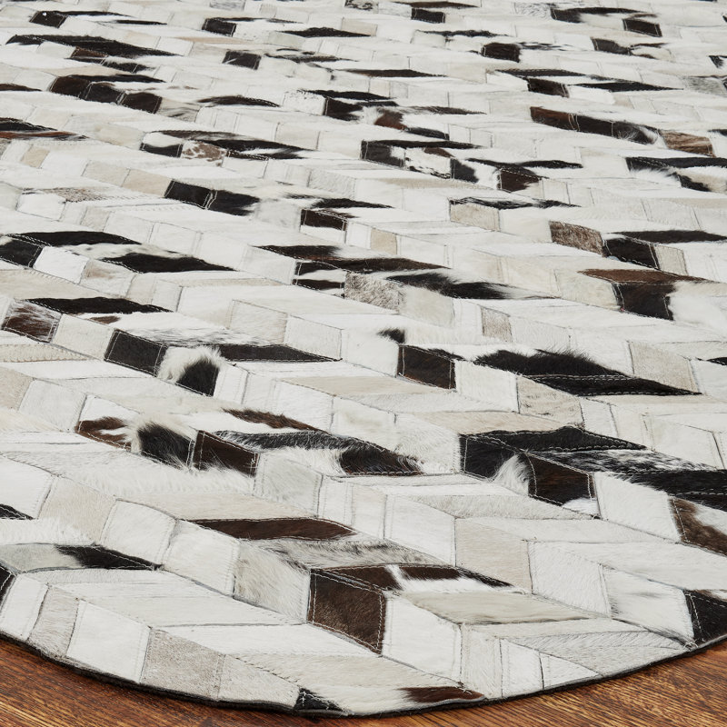 Boonie Cowhide Geometric Area Rug in Cream/Black, Novelty 7'6" x 9'6"