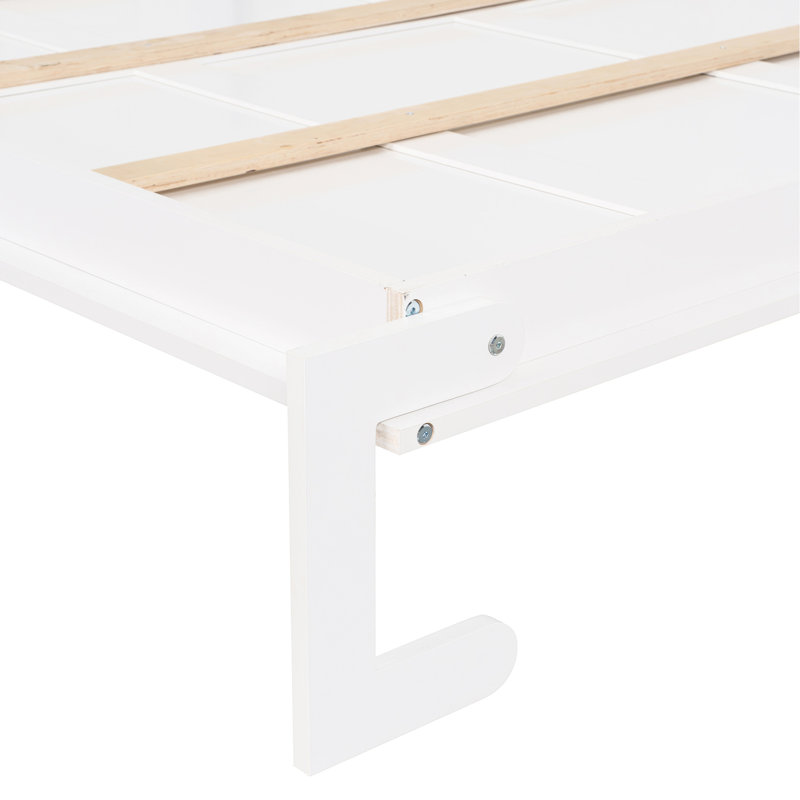 Lit double blanc et tablettes - peu encombrant, convient aux petits appartements et aux espaces de vie pratiques, Lit double