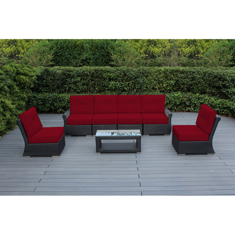 Ensemble de conversation avec canapé en rotin 7 pièces avec coussins Sunbrella Amayah, Toile Sunbrella® rouge Jockey