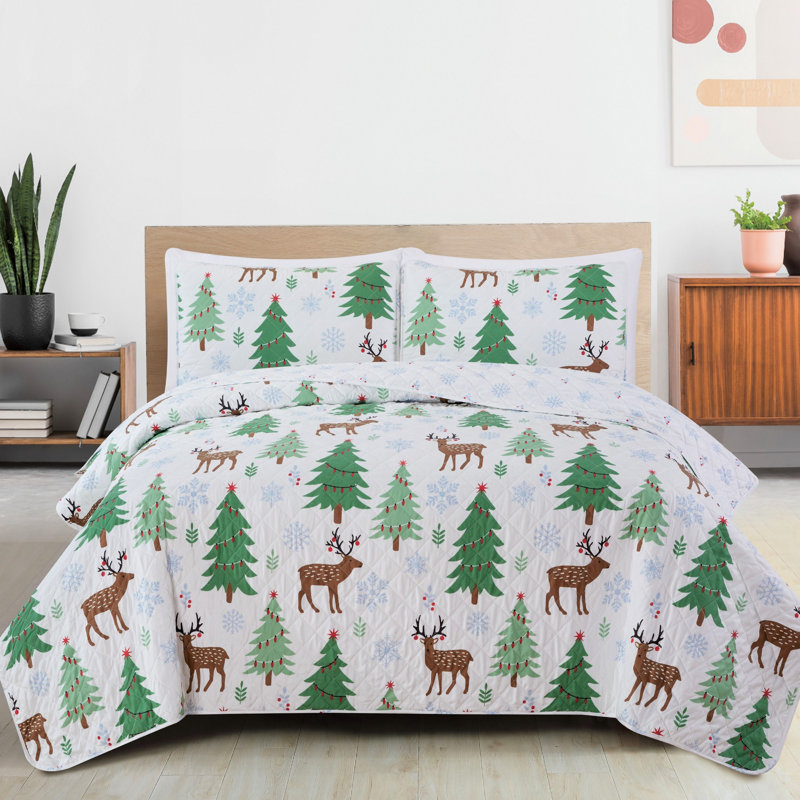 Cheerful Holiday Deer / Trees / Snow Reversible Quilt Set with Shams, Full / Queen Quilt + 2 Standard Shams