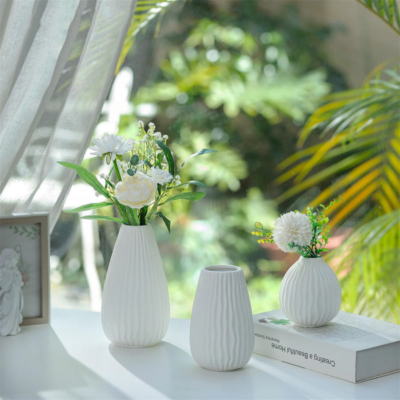 Ceramic / Porcelain Table Vase, White