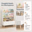Meuble de rangement blanc multifonctionnel pour enfants, servant à de multiples usages : bibliothèque, présentoir à magazines et rangement pour jouets.