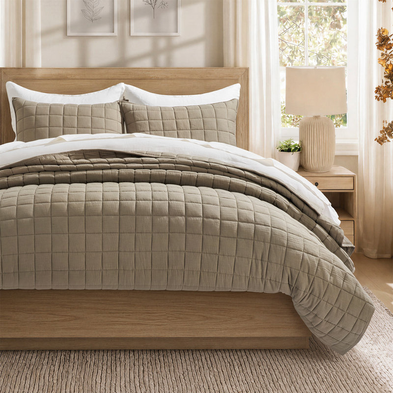 Ensemble de courtepointe EverGrace, Courtepointe pour lit grand + deux taies décorati, Taupe pâle