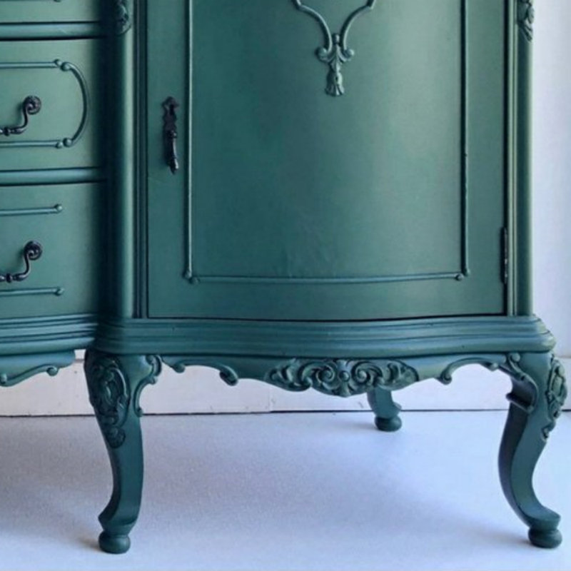 Large-Capacity Storage Retro Sideboard