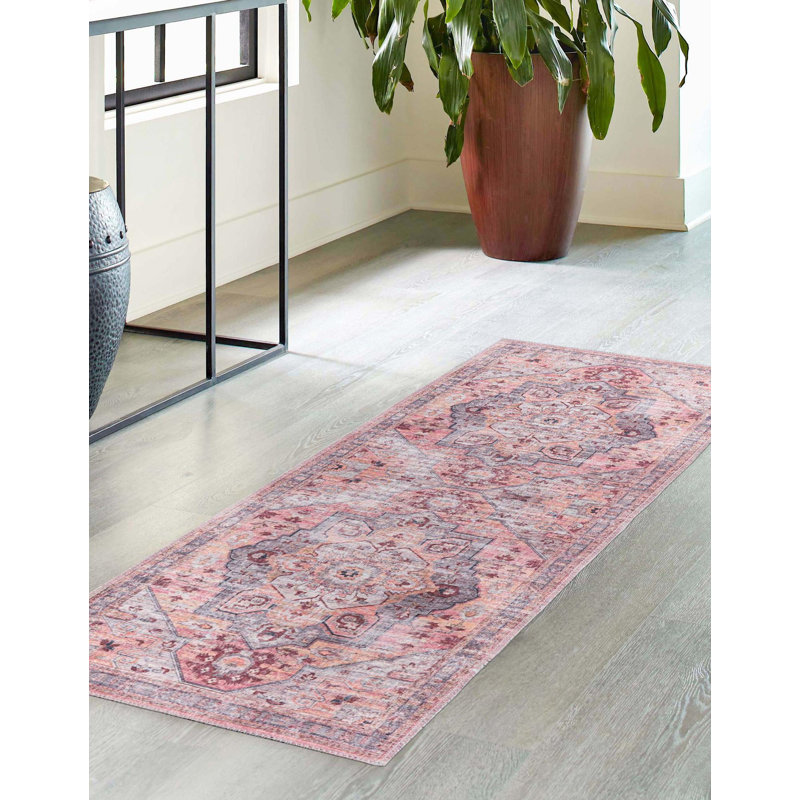 Tapis oriental abricot / rose / gris Engebretson, Tapis de couloir 2 pi x 7 pi 10 po