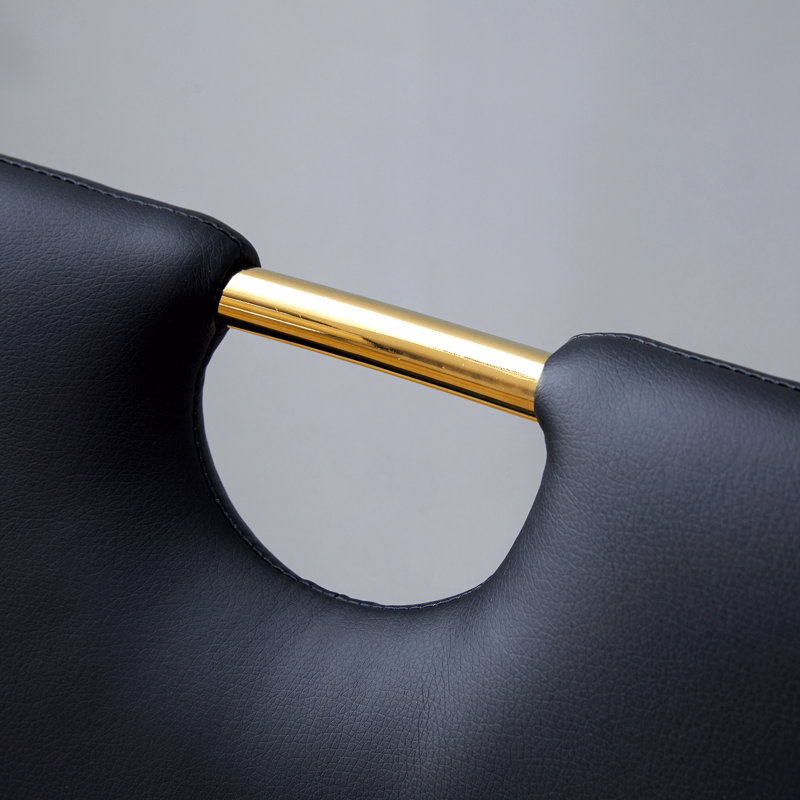Ensemble de chaises de salle à manger en polyuréthane, chaises de conception unique, matériau en polyuréthane, jumelé à des pieds de chaise en métal