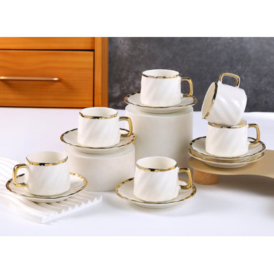 Ensemble de tasses à café et soucoupes en céramique électrolytique 100 ml, blanc avec bordure dorée et motif diagonal, ensemble de 6 tasses de style européen, boîte-cadeau pour le thé de l'après-midi, utilisation luxueuse pour la maison et le café