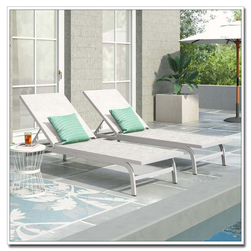 CHAISE LOUNGE