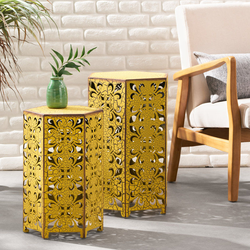 Tables d'appoint antiques jaunes, en fer, décor décoratif captivant et ravissant