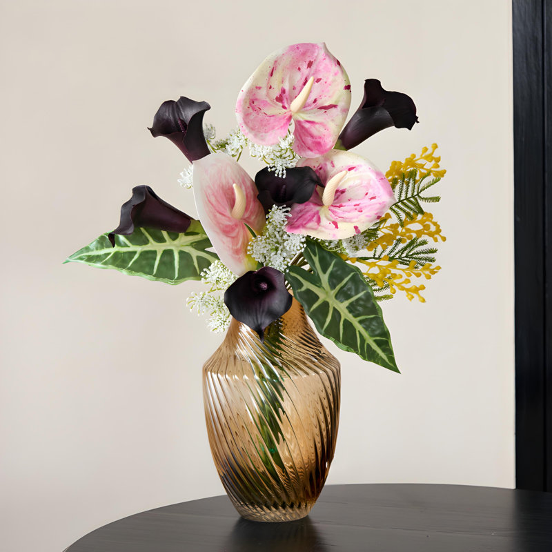 Ornements de fleurs simulées