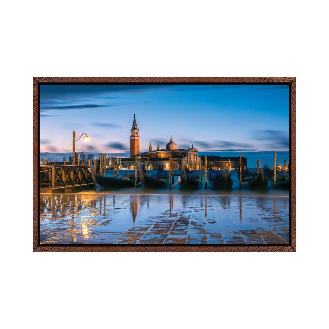 Blaues Venedig von Matteo Colombo - Galerie-verpackte Leinwand Giclée auf Leinwand