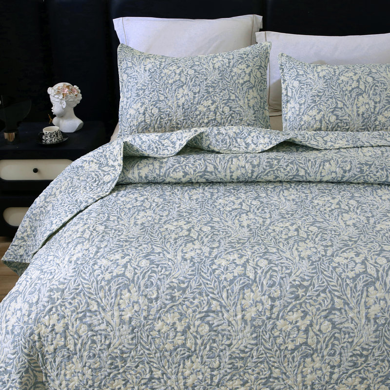 SLEEPBELLA Bluish Grey Botanical Quilt Set Queen Size 3Pcs, Bluish Grey Printed with Beige Leaves Pattern, All Season Lightweight Coverlet Sets