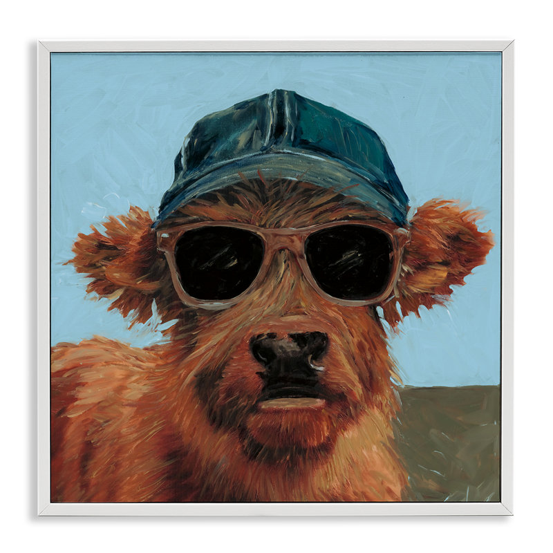 Vache dans une casquette de baseball, estampe numérique, design par Wani Pasion, H 17 po x l 17 po