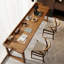 Bureau moderne et simple avec une chicane-624317930