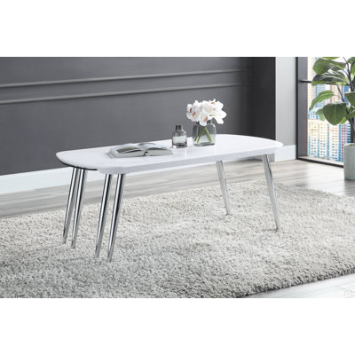 Table basse blanche et chrome