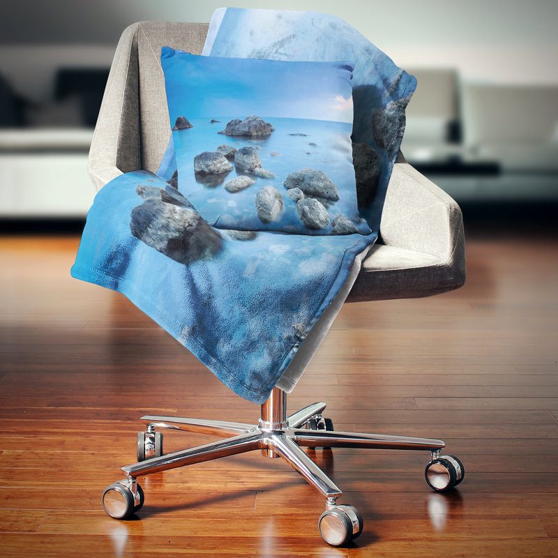 Coussin Rocky Blue Sea - Sea & Shore, H 18 po x l 18 po