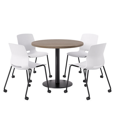 Ensemble repas pour quatre personnes