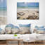 Coussin lombaire de plage tropicale rocks on typical-123401480