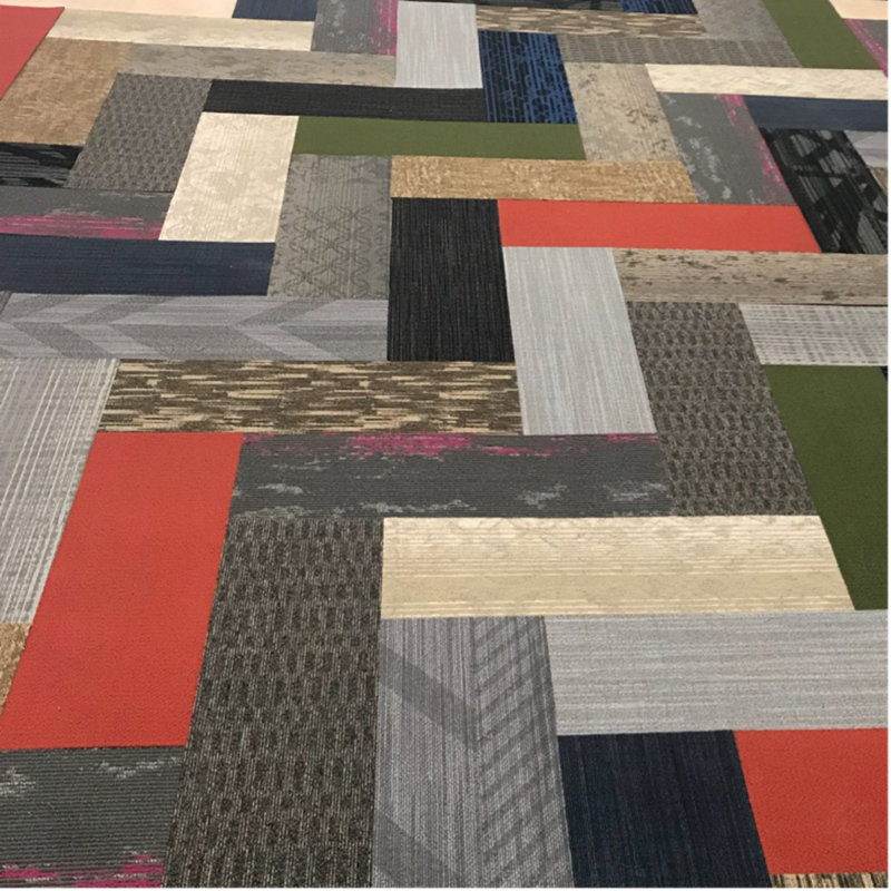 Carreau de tapis auto-adhésif 12 po x 36 po DIY
