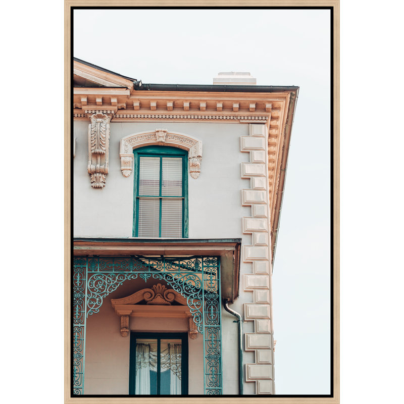 Façade encadrée par Alicia Bock, photographie, Encadrement brun foncé