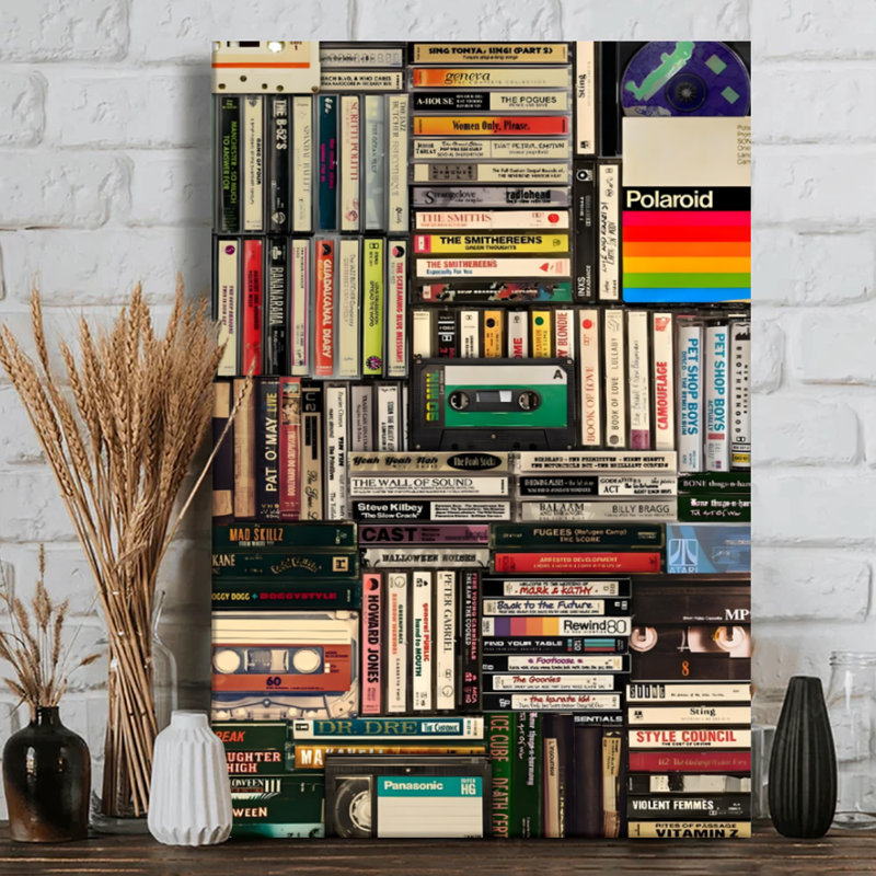 Collection de cassettes audio et de CD vintage - Impression d'art mural sur toile tendue sur châssis, 91,4 cm (H) x 61 cm (L), prête à être accrochée
