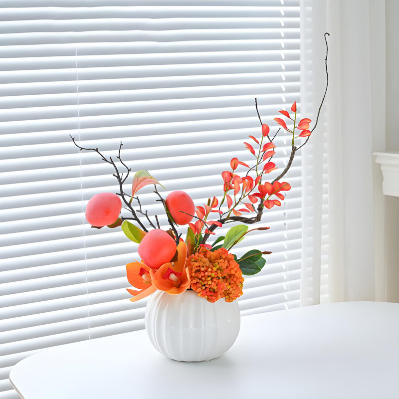 Ornements de fleurs simulées