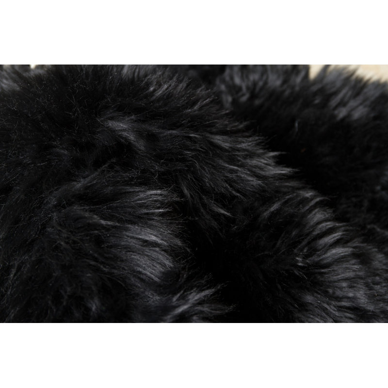 Tapis noir en peau de mouton 2 pi x 3 pi Novo