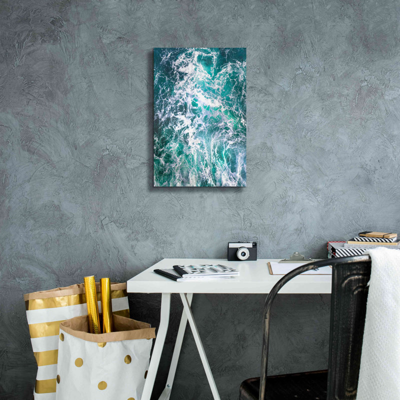 «Teal Embrace» par Lynne Douglas, estampe numérique sur toile, H 18 po x l 12 po x P 0,75 po