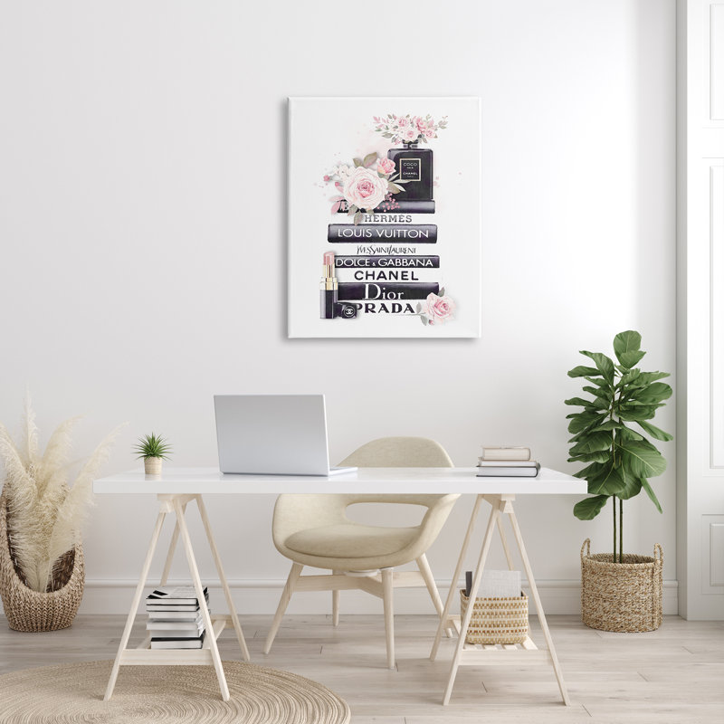 Roses roses et articles de toilette glamour, H 40 po x l 30 po, Toile tendue