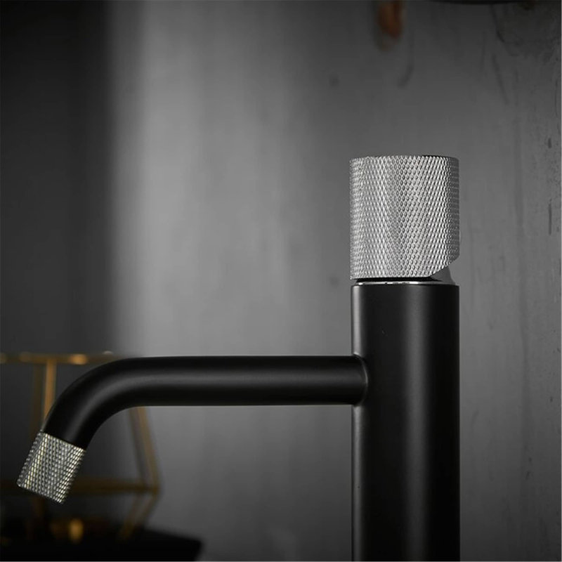 Single-Hole Single-handle Bathroom Faucet, Matte Black/Brushed Nickel