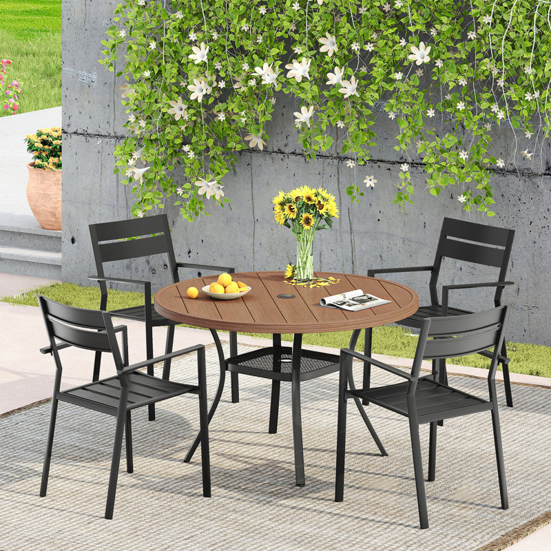 Ensemble de salle à manger de patio avec table ronde en métal et 4 chaises de salle à manger avec accoudoirs en métal
